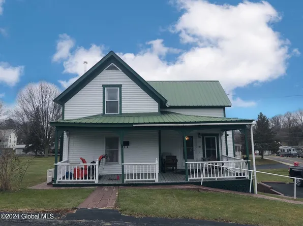 9 Hinds Street, Ticonderoga, NY 12883