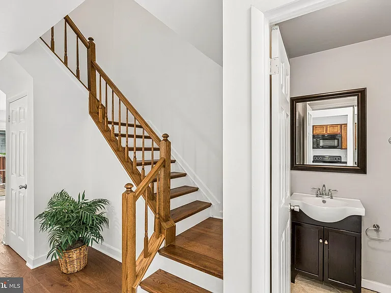 3820 Rolling Way — Photo 12