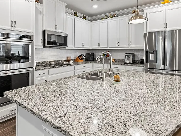 2872 Grand Kemerton Pl — Photo 15