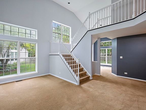3rd image of 14 Royal Oak Ct