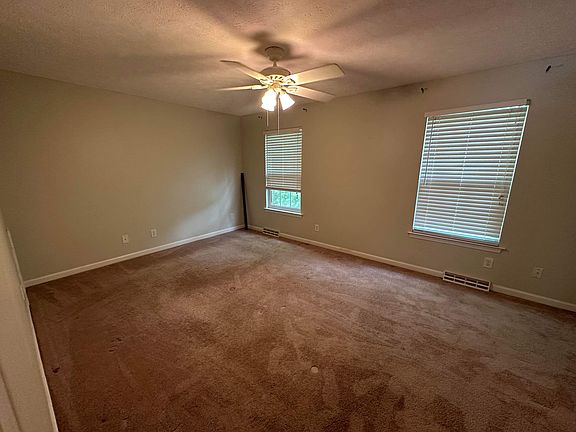 4th image of 94 Mulberry Cir #1