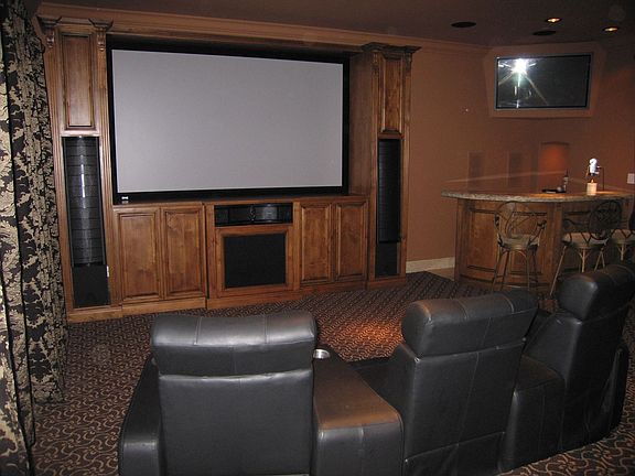 Home Theater / Bar