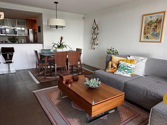 3rd image of 980 Cooperage Way #1007