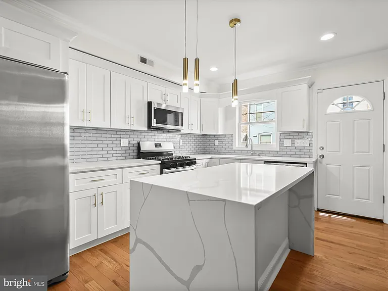 404 N Robinson St — Photo 17