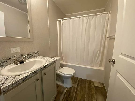 5th image of 209 Monterey Dr