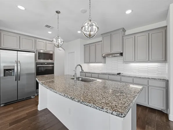 3817 Amber Rd, Midlothian, TX 76065
