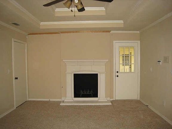 4th image of 2221 Carmel Dr