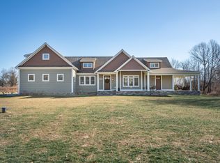 24 Garrett Rd, Canton, CT 06019