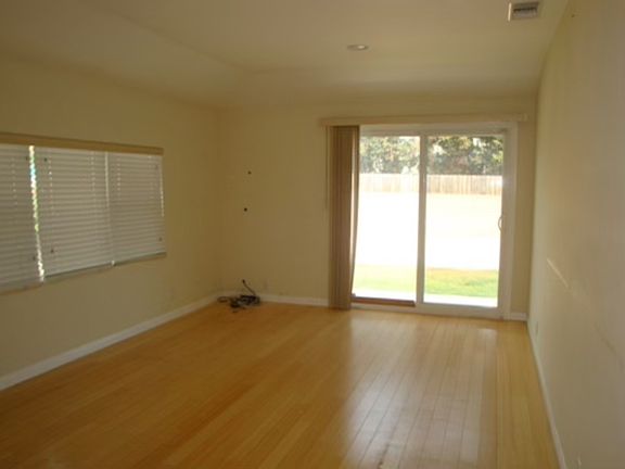 4th image of 11298 Tavener Ave