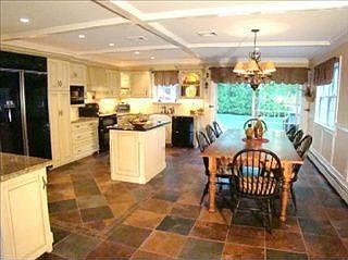 1st image of 9 Duvall Dr