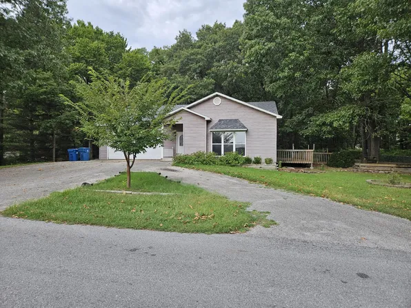 1602 Nottingham Drive, Cassville, MO 65625