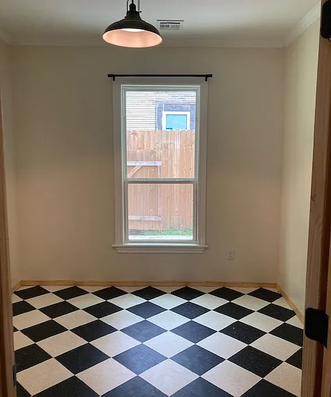 1514 W Archer St — Photo 11