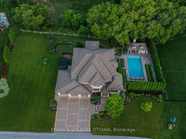 110 Gray Willow Pl, Ottawa, ON K4M 0B3