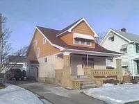 11207 Vernon Ave photo 1