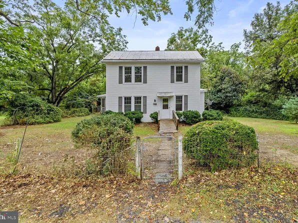 1676 Lakeview Dr, Woodstock, VA 22664