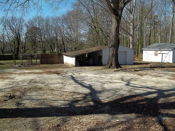 2nd image of 921 Cleveland St