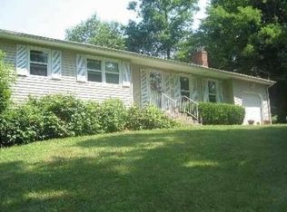 1 Spring Garden Rd, Rocky Point, NY 11778