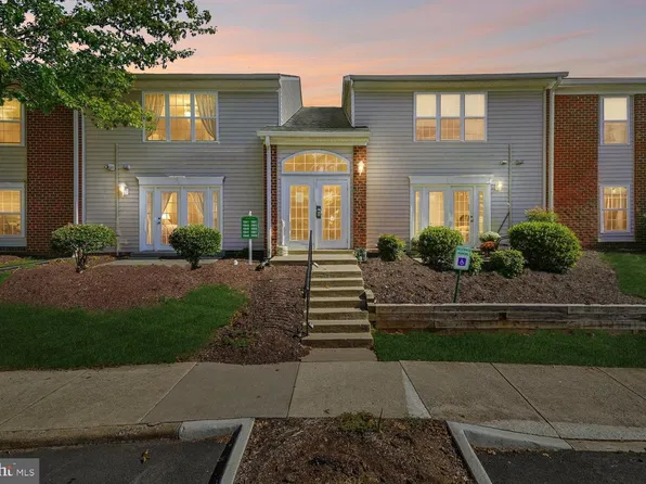 15655 Horseshoe Ln, Woodbridge, VA 22191