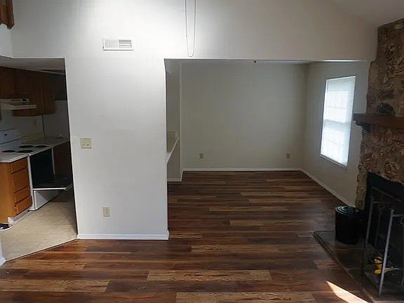 4th image of 2374 Fieldstone Cir