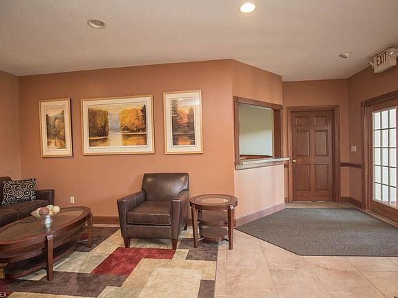 3rd image of 100 Marwood Cir