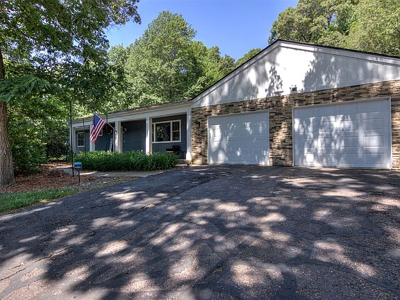2nd image of 3622 Golf Road
