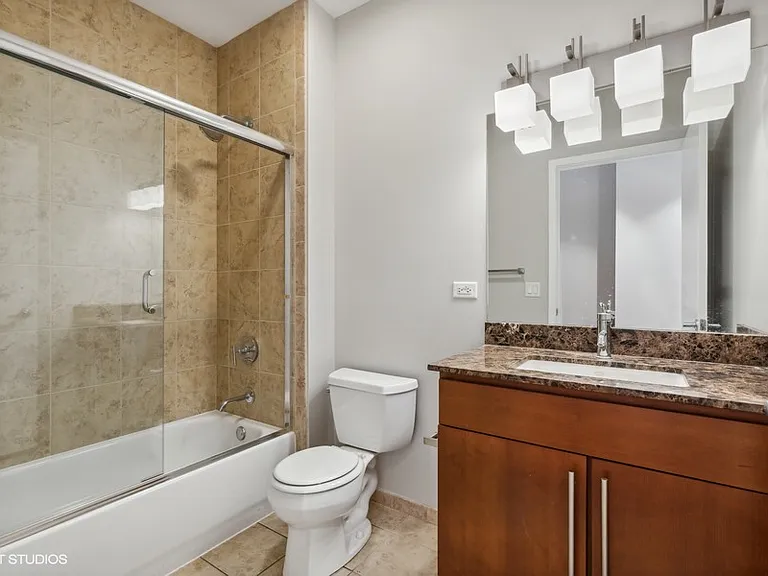 700 N Larrabee St #1711 — Photo 2