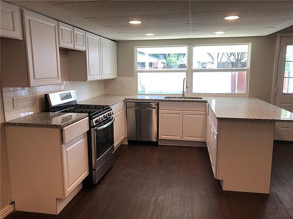 4th image of 4137 Mayflower Dr
