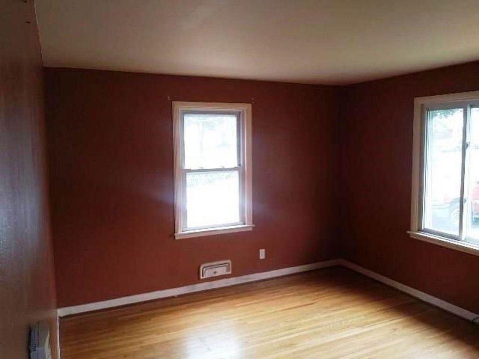 2nd image of 222 Bancroft Dr