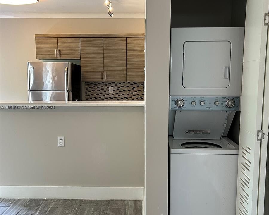 1st image of 222 Sidonia Ave APT 11