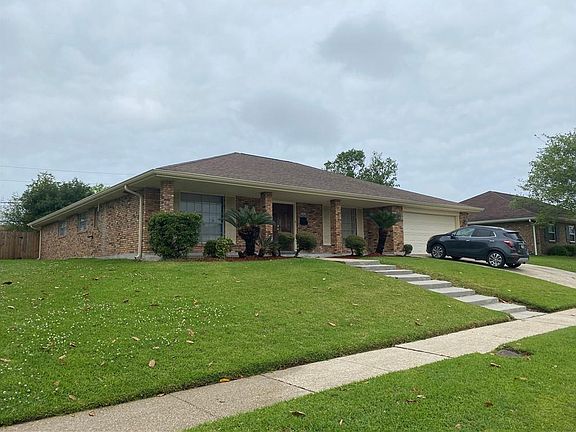 2nd image of 808 Glencove Ln