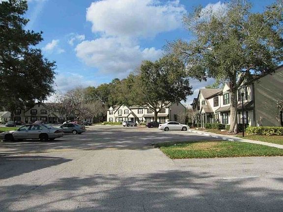 Exterior Neighborhood (street photo)