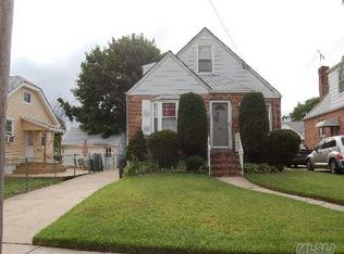 54 N Montgomery St, Valley Stream, NY 11580