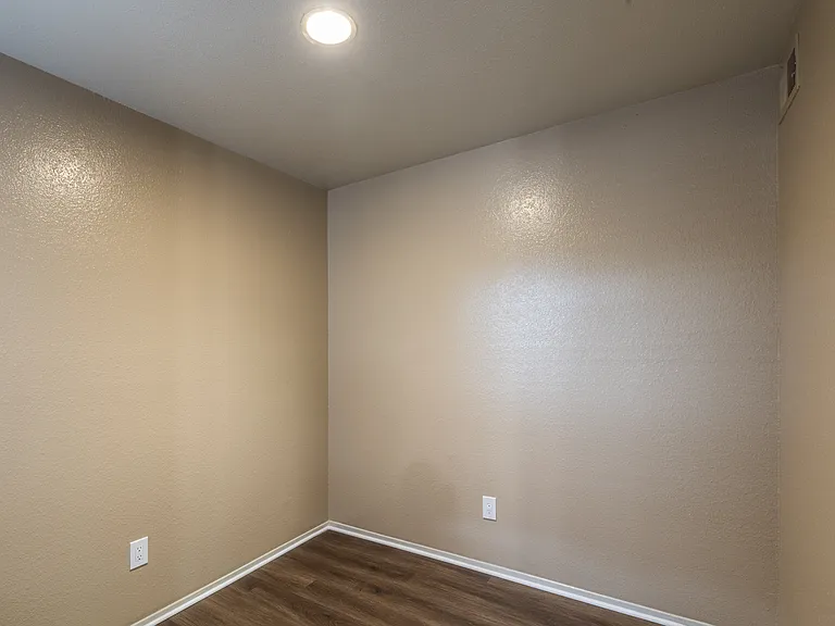Doral Club Apartments — Photo 27