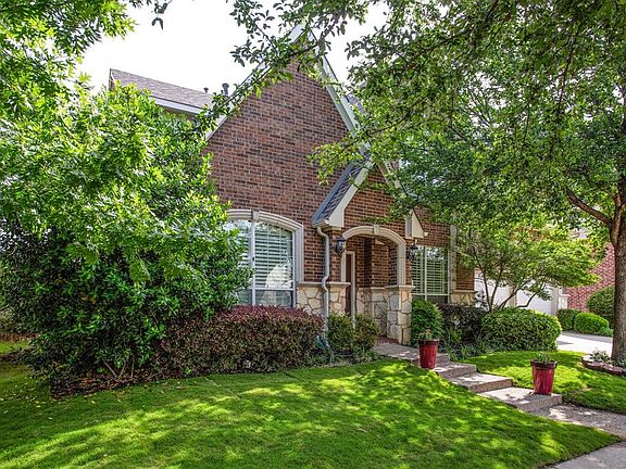3rd image of 851 Carolina Way