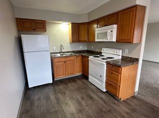 Maplewood Apartments, Davenport, IA 52806
