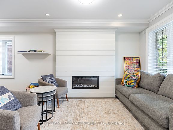 5th image of 122 Holborne Ave