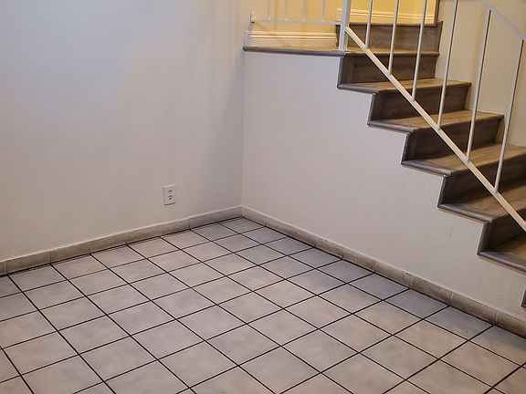5th image of 1685 E Kingsley Ave