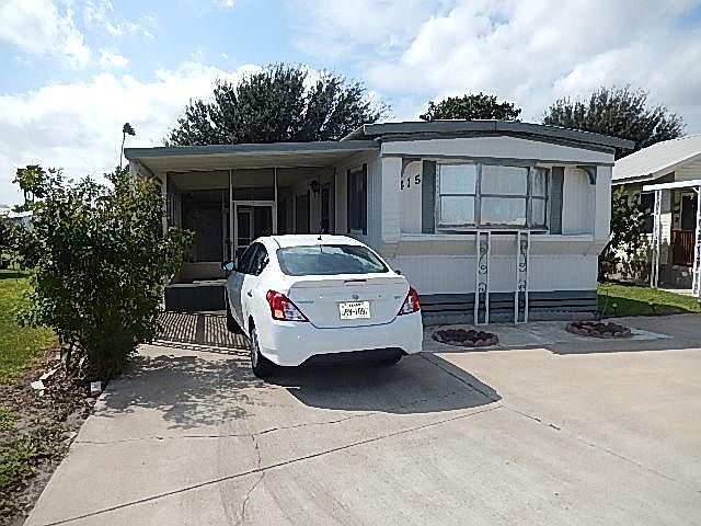 1st image of 415 Castle Palm Dr