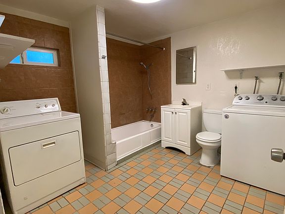 5th image of 1550 S Pleasant Ave Unit B