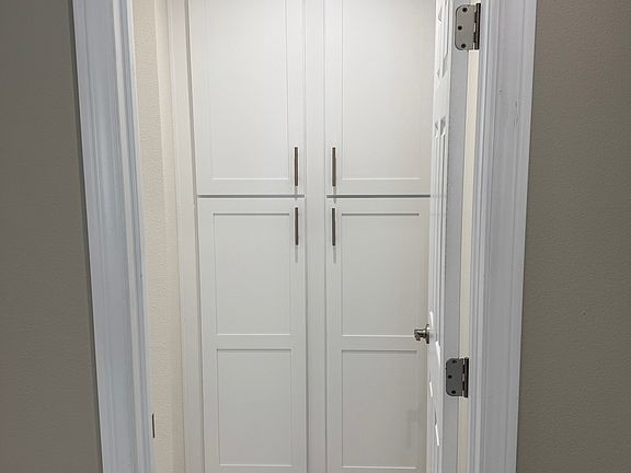 4th image of 2035 Pomona Ave #103