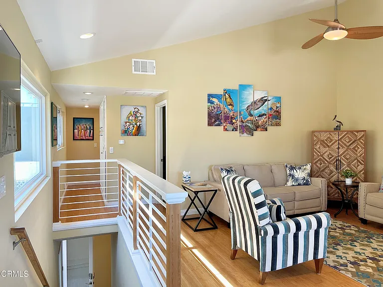 117 La Brea St — Photo 47