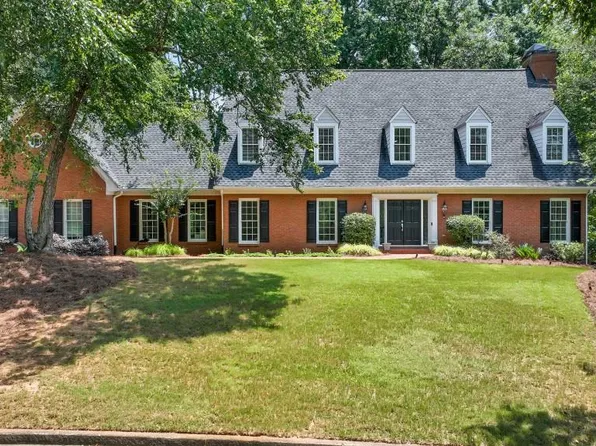 8705 River Bluff Ln, Roswell, GA 30076
