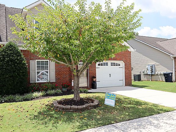 2nd image of 6817 Village Lake Cir