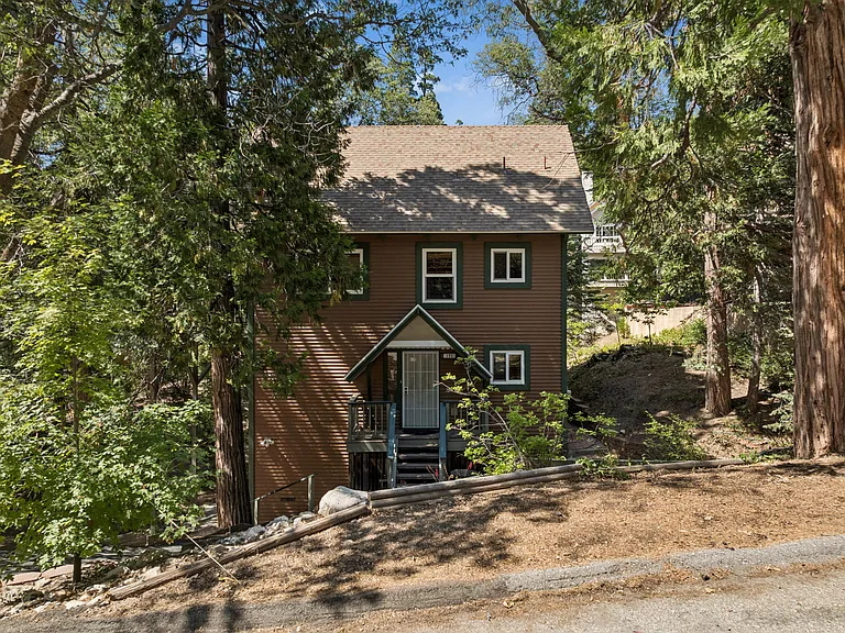 171 Golf Course Rd — Photo 1