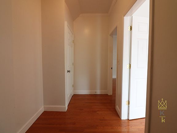 4th image of 22 Darling St