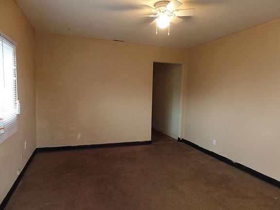 4th image of 1329 Woodley Ave