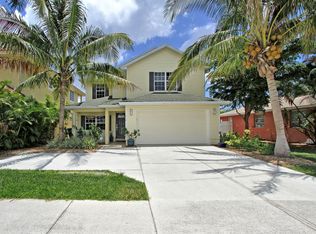 610 111th Ave N, Naples, FL 34108