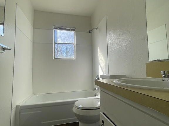 5th image of 1208 Urbantke Ct #3