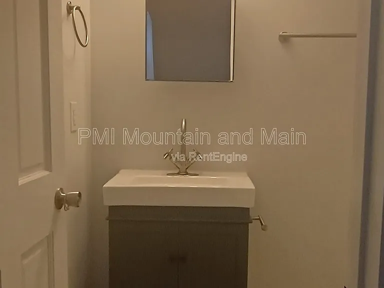 617 Brookshire St #B — Photo 25