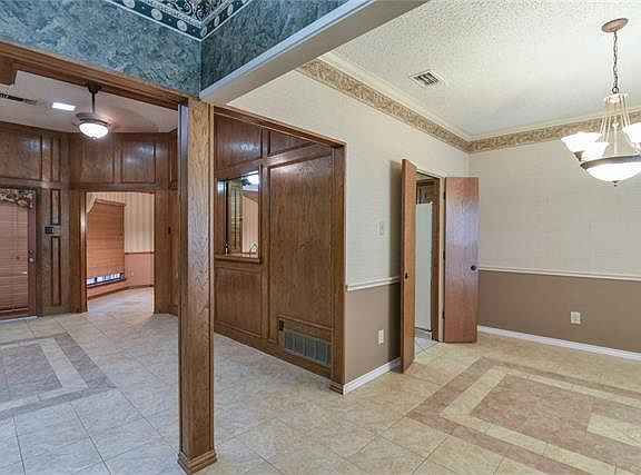 4th image of 3207 Woodside Dr